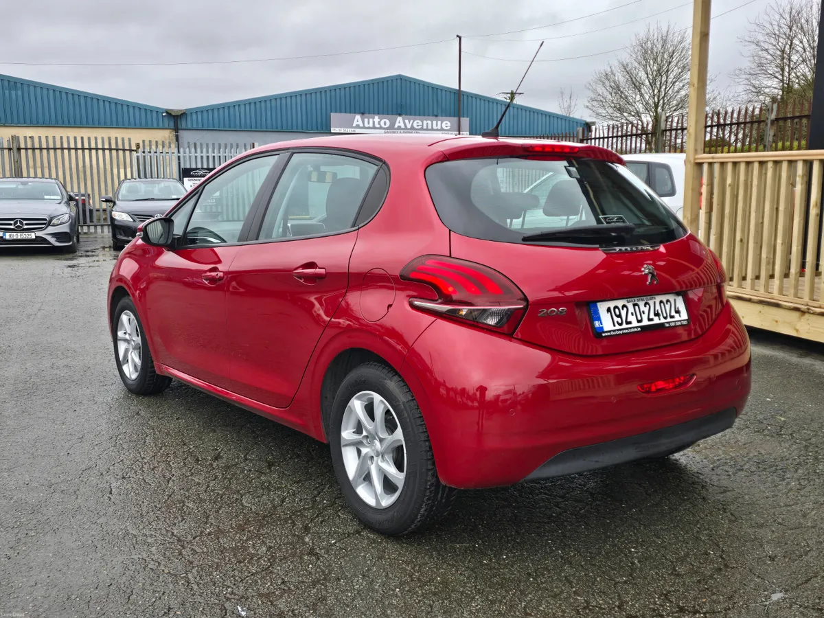 192 PEUGEOT 208 *1.2*TINY KMS* - Image 3