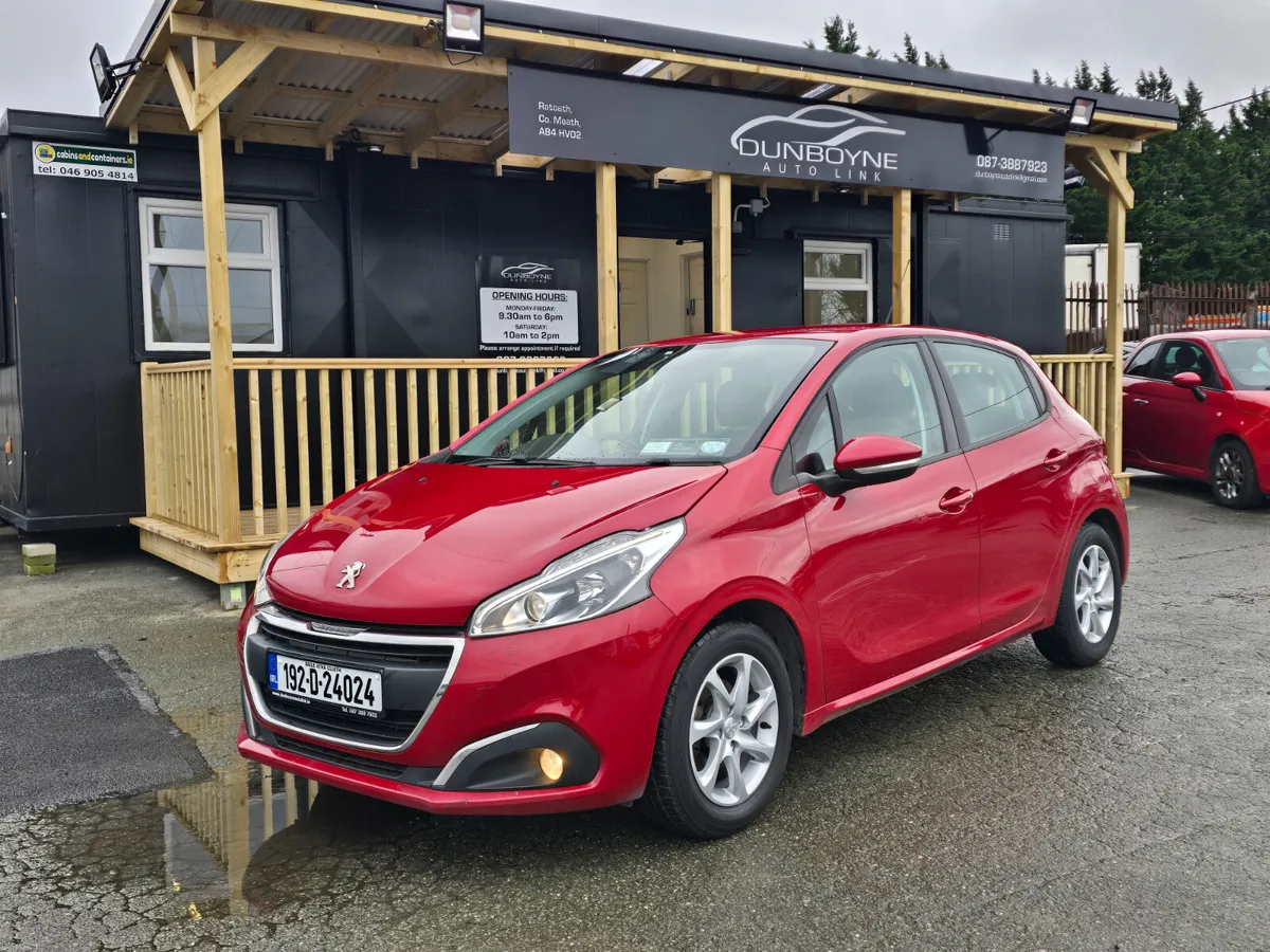 192 PEUGEOT 208 *1.2*TINY KMS* - Image 1