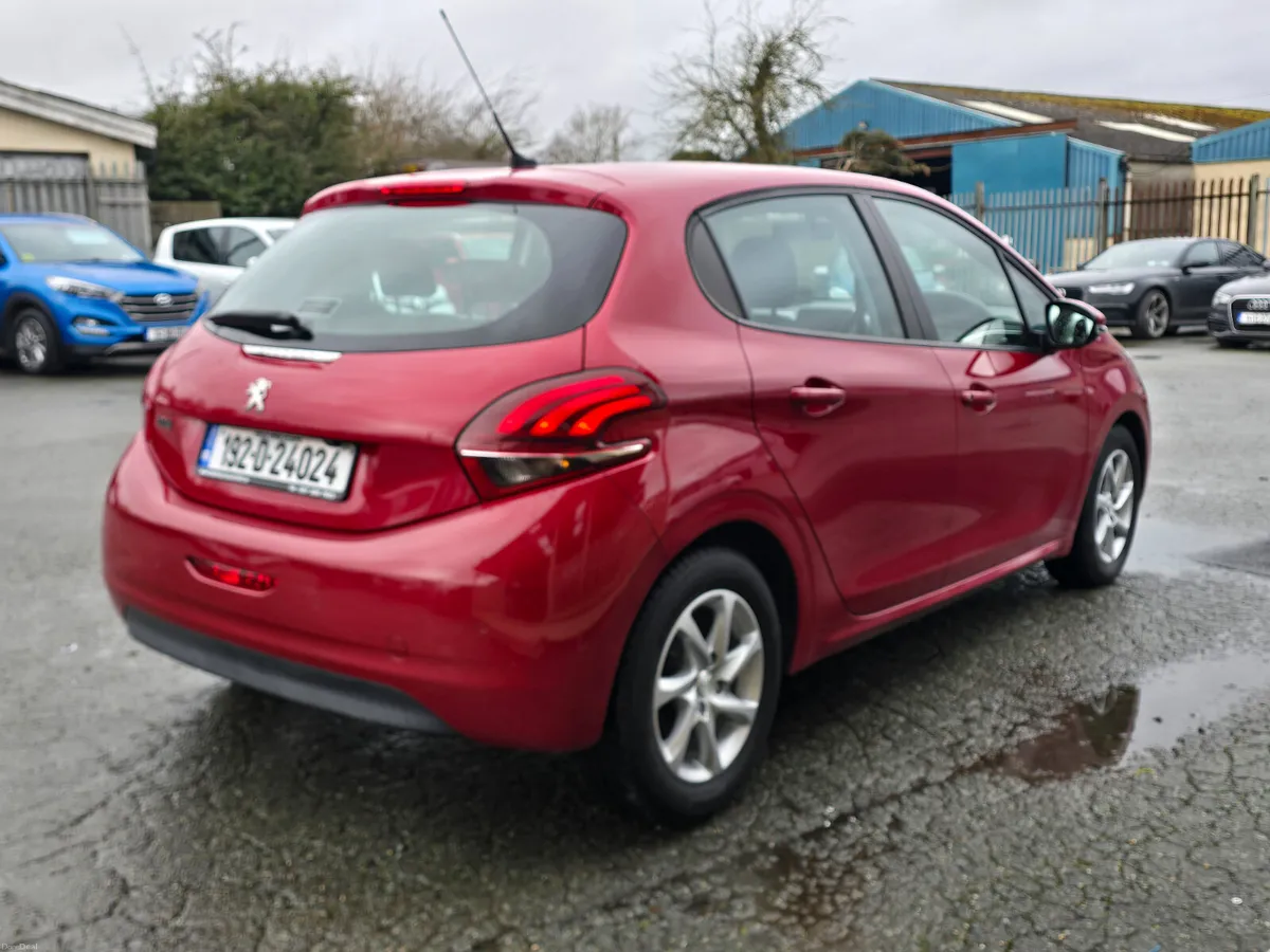 192 PEUGEOT 208 *1.2*TINY KMS* - Image 4