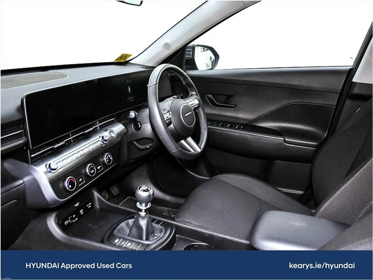 Hyundai KONA Petrol Signature - Image 5