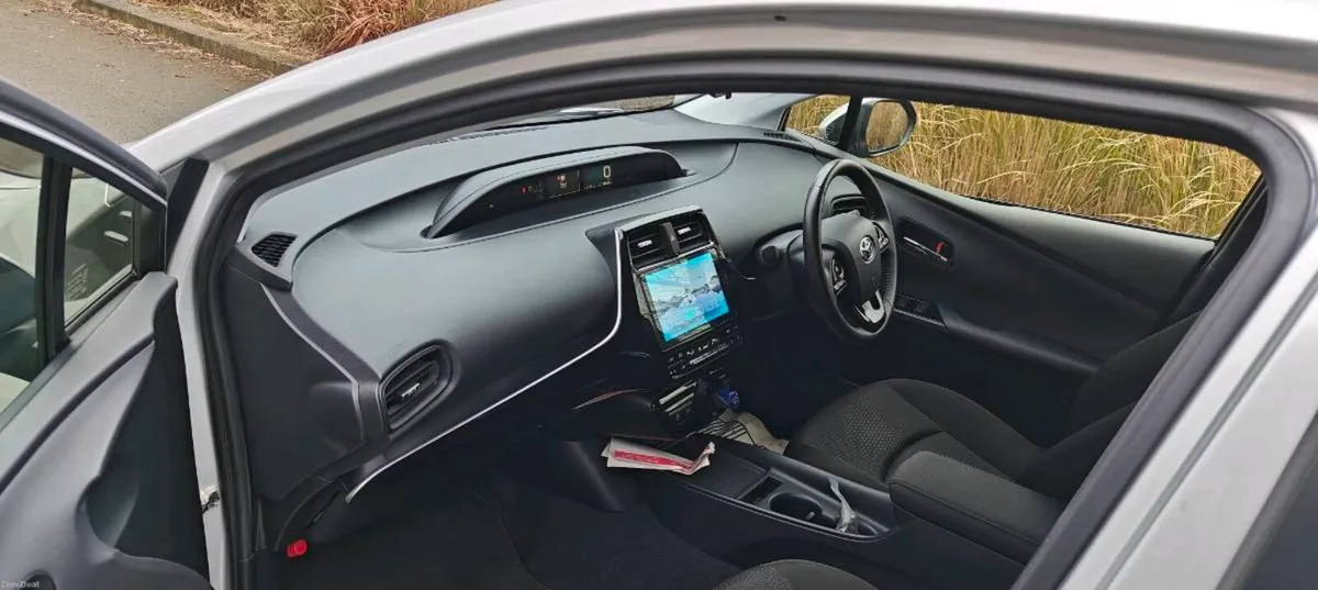 Toyota Prius 4.5 grade like brand new - Image 3