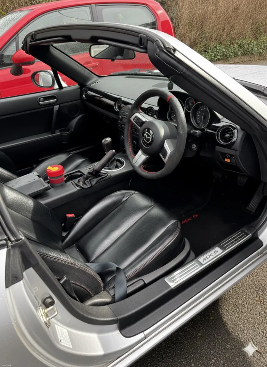 MX5 - Image 3