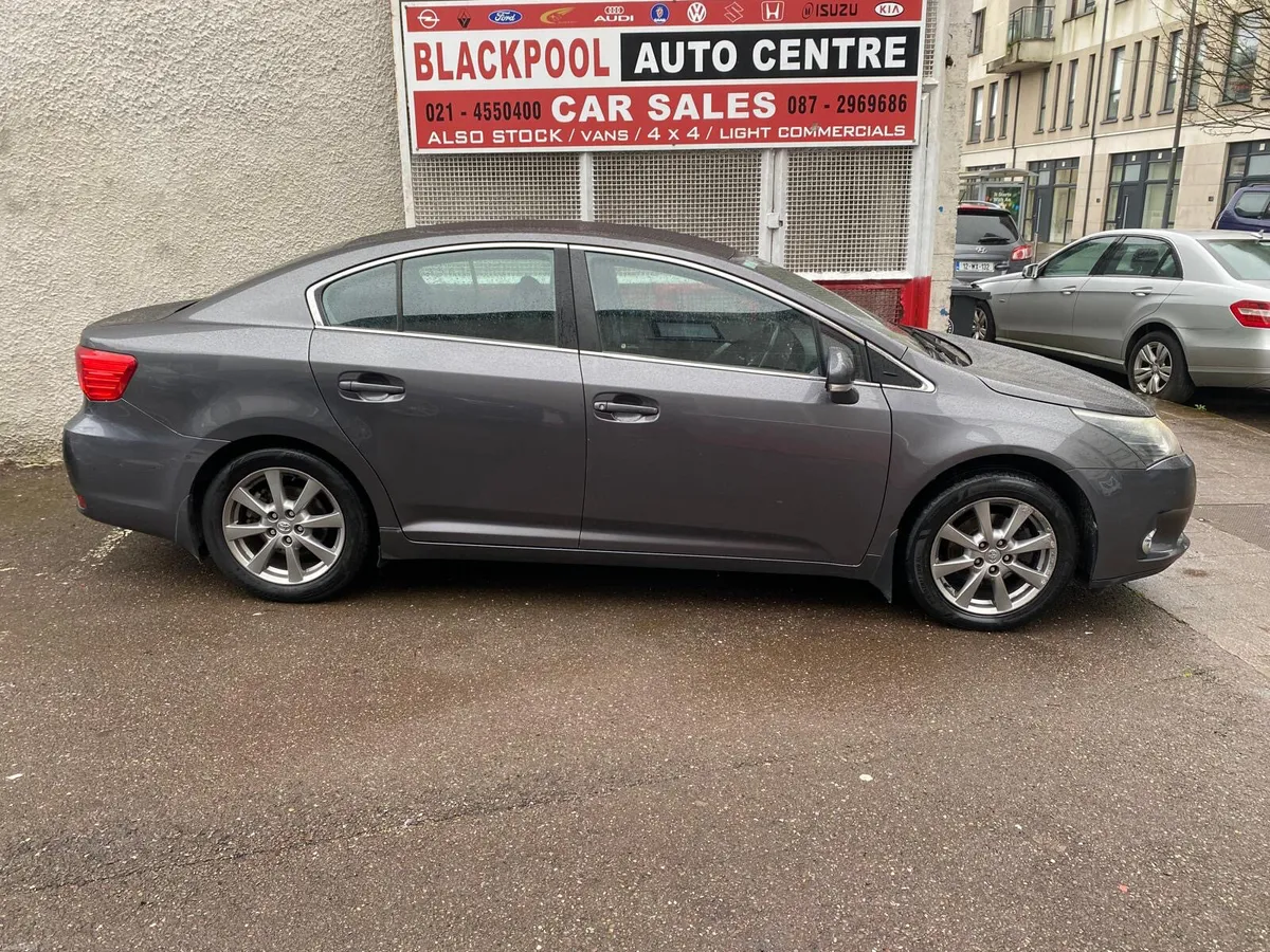 Toyota Avensis 2013 - Image 1