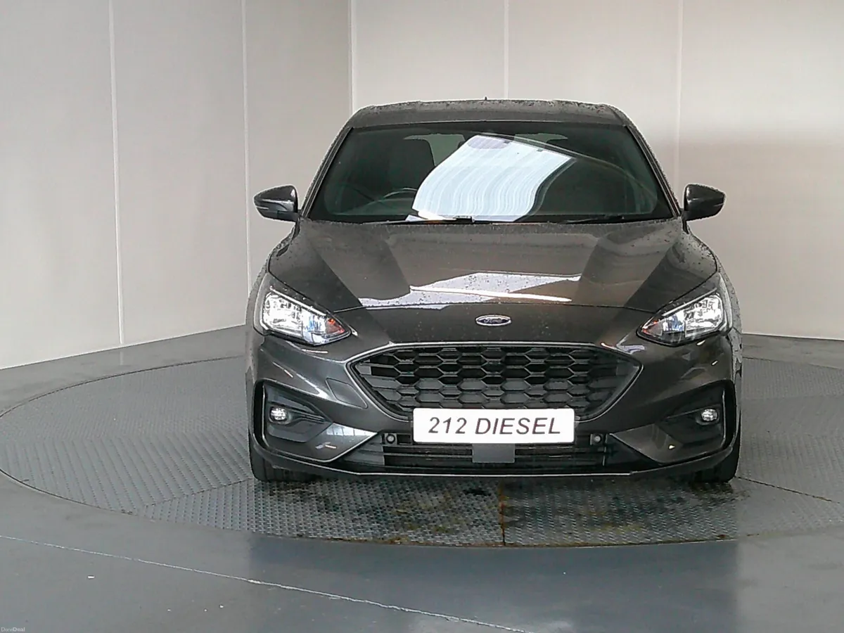 Ford Focus 2021 - Image 2
