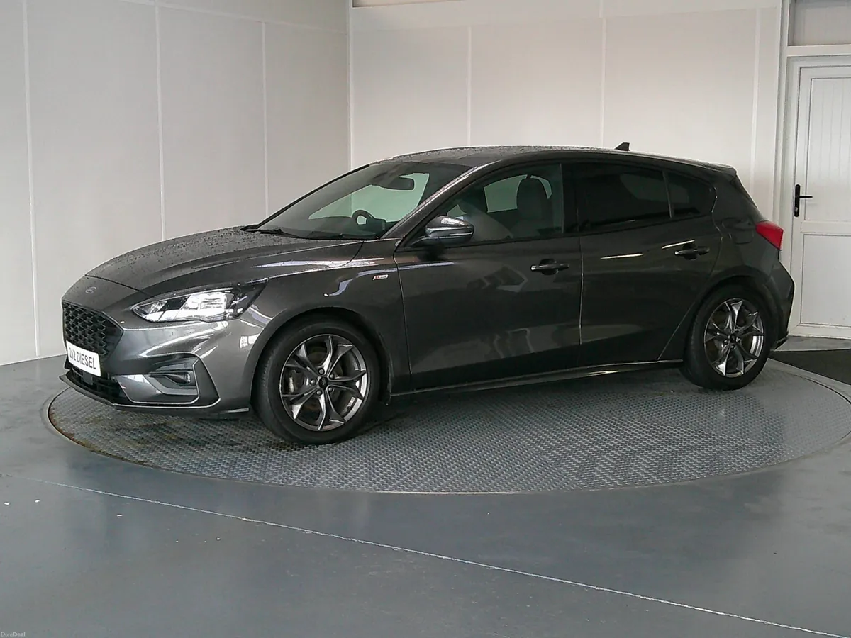 Ford Focus 2021 - Image 3