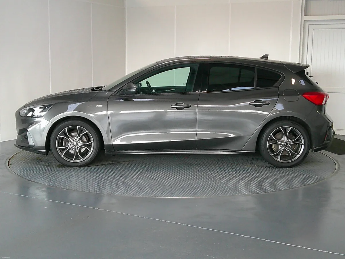 Ford Focus 2021 - Image 4