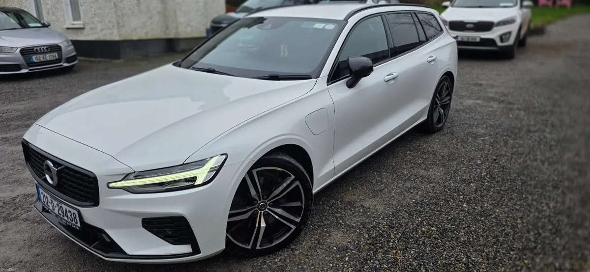 Volvo V60 2021 R DESIGN T6 RECHARGE - Image 3