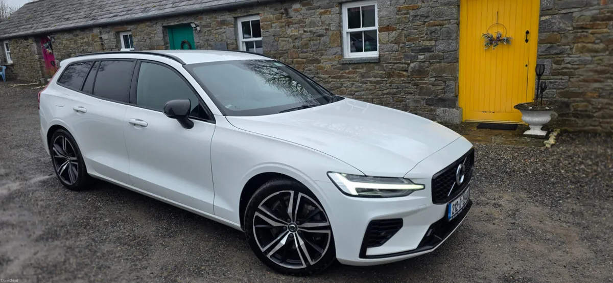 Volvo V60 2021 R DESIGN T6 RECHARGE - Image 1