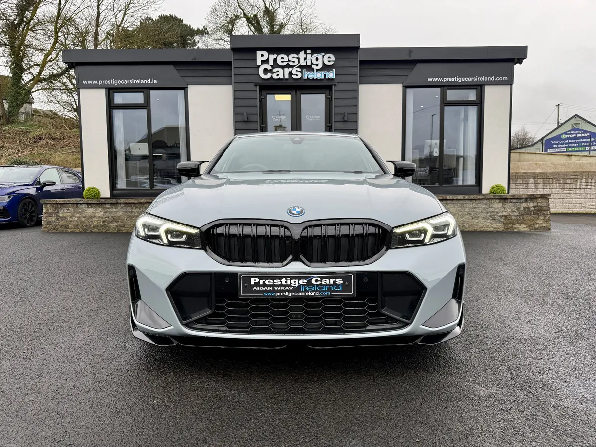 231 BMW 330E MSPORT AUTO,BROOKLYN GREY,LEATHER,KIT - Image 2