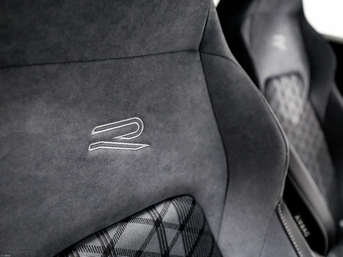 Volkswagen Golf R-Line 2.0 Diesel 150HP - Image 4