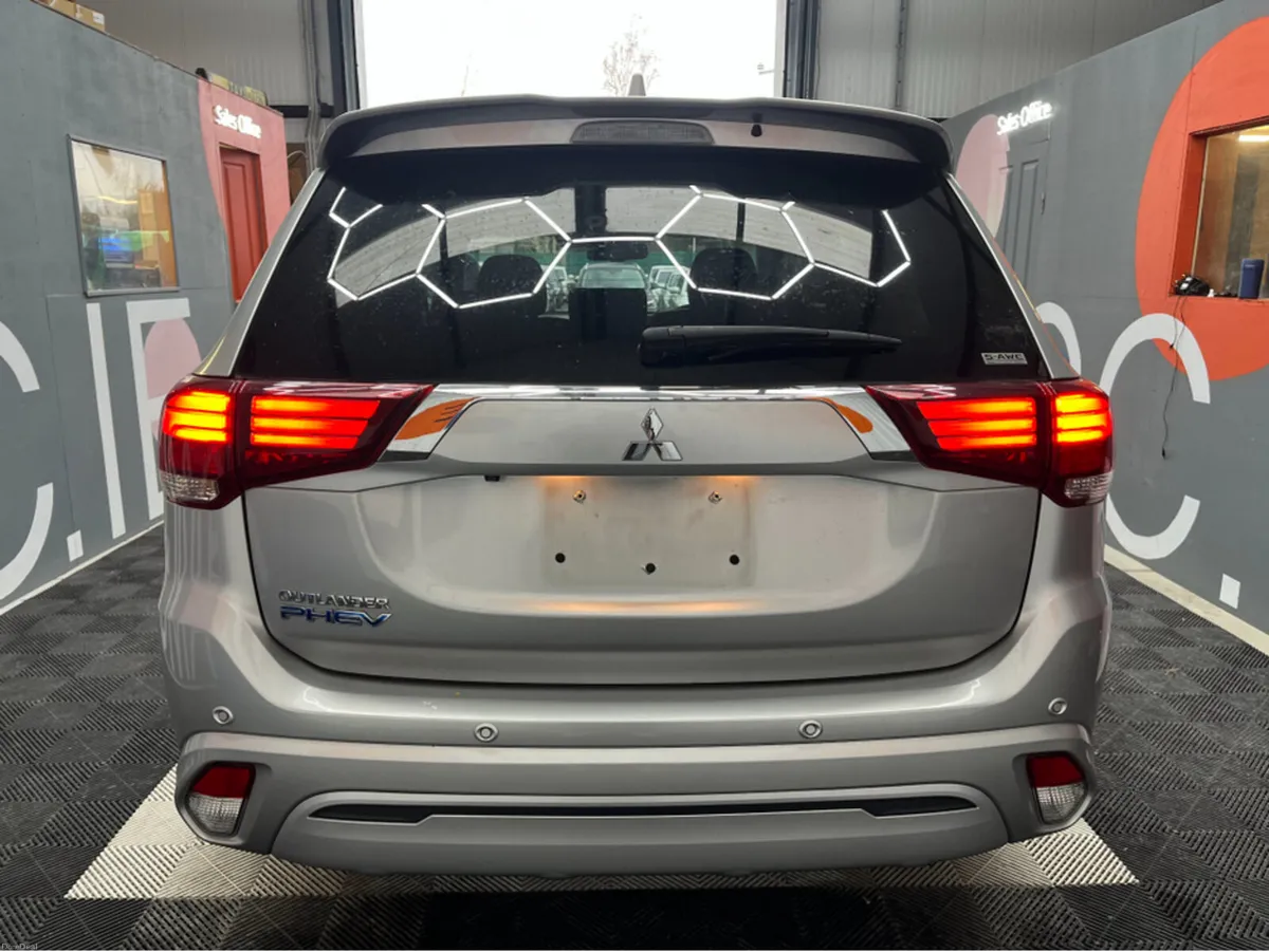 Mitsubishi Outlander 2018 MITSUBISHI OUTLANDER PHE - Image 3