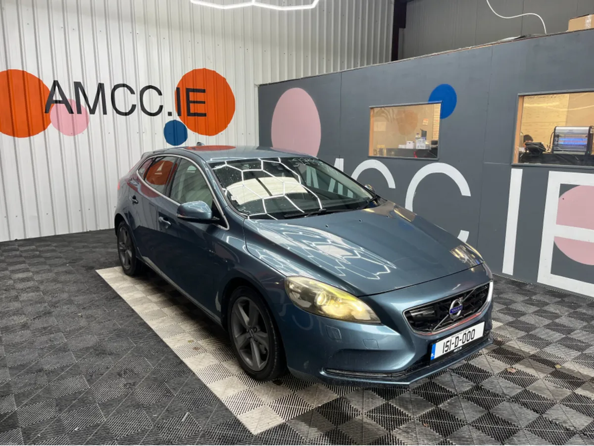 Volvo V40 €11950 2015 VOLVO V40 T4 1.6 AUTOMATIC / - Image 1