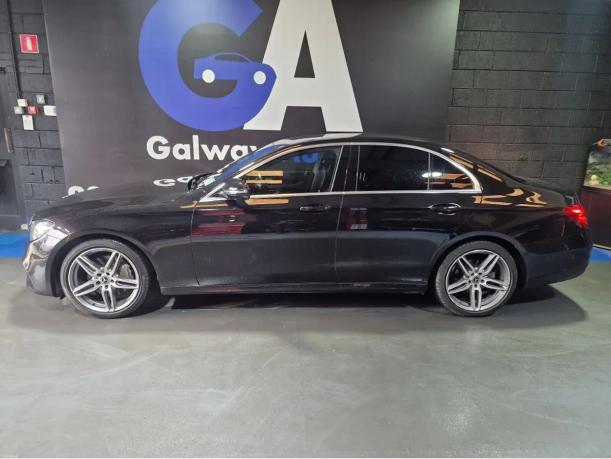 Mercedes-Benz E-Class E220D AMG LINE AUTO **REVERS - Image 3