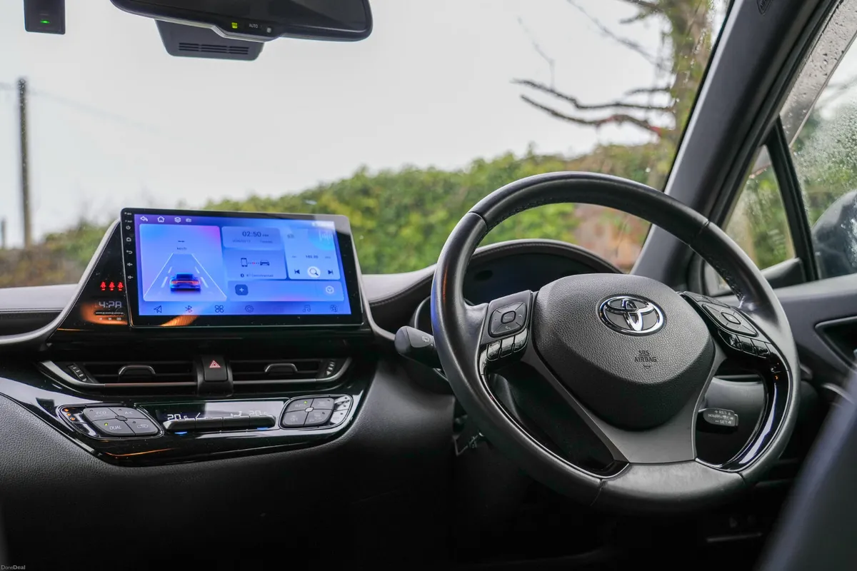 Toyota C-HR 2019 - Image 2