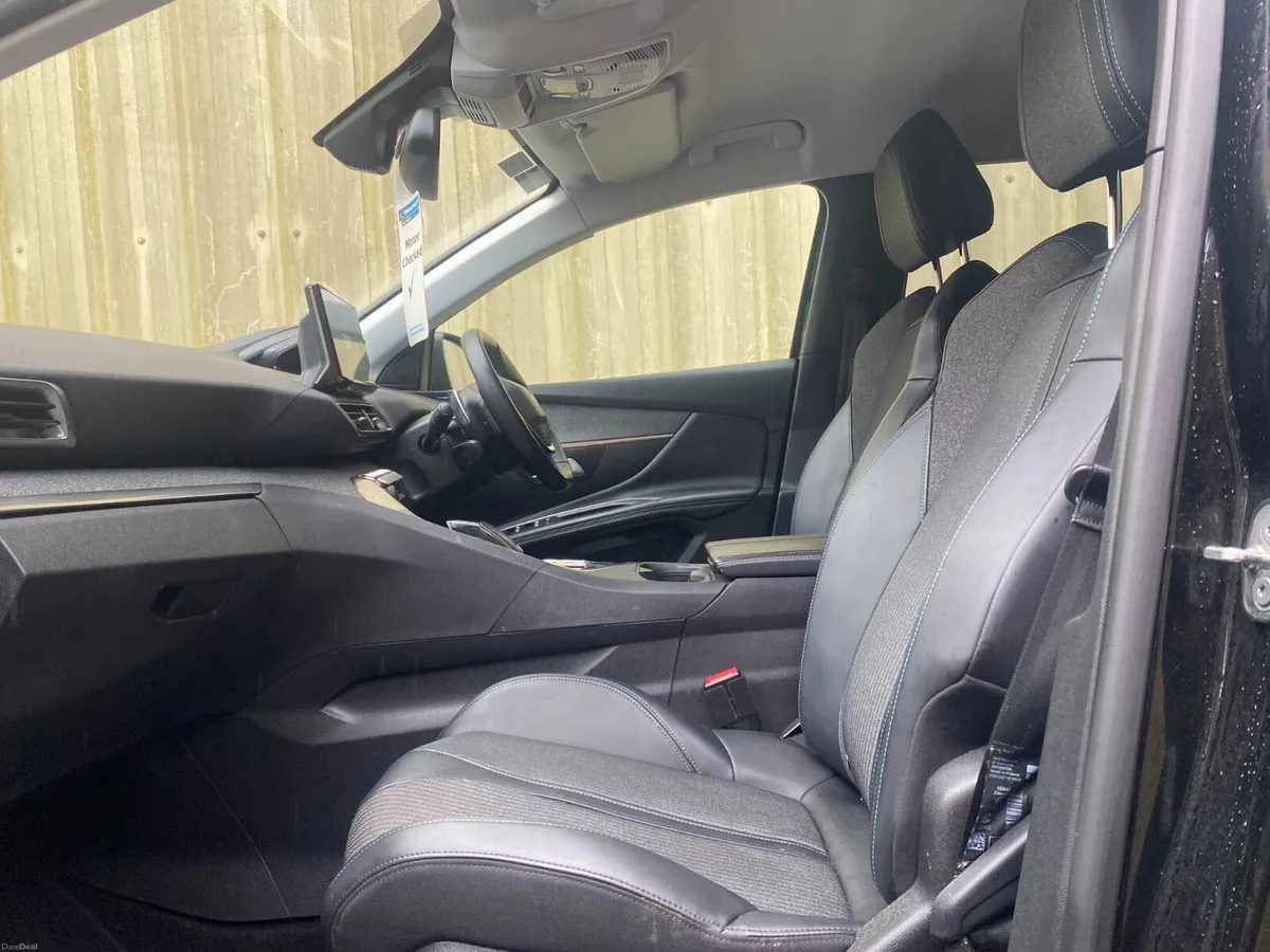 Peugeot 3008 2022///ALLURE//DIESEL///AUTO/// - Image 4