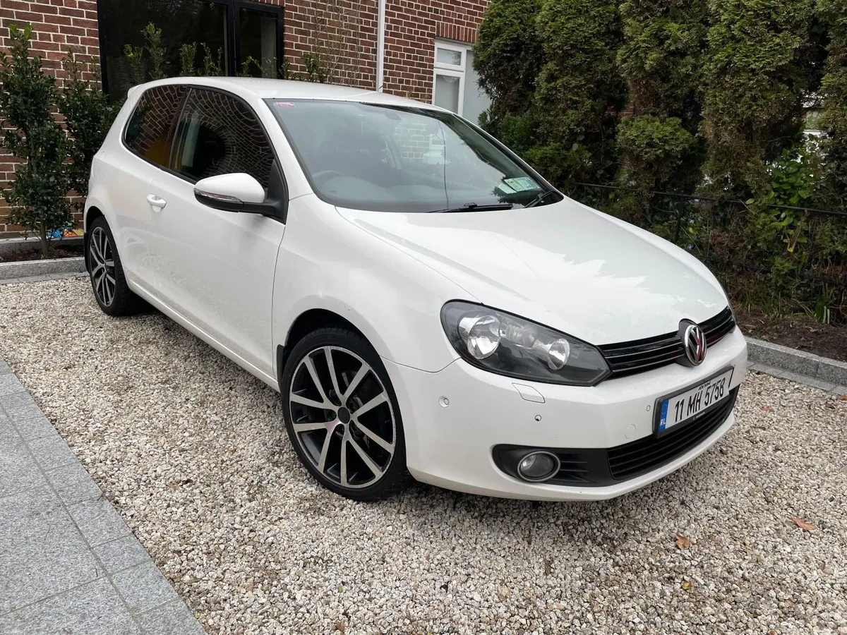 Volkswagen Golf 2011 - Image 1