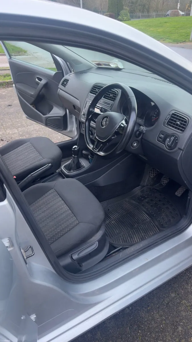 2015 VW Polo Trendline Silver Petrol 1.0L - Image 4