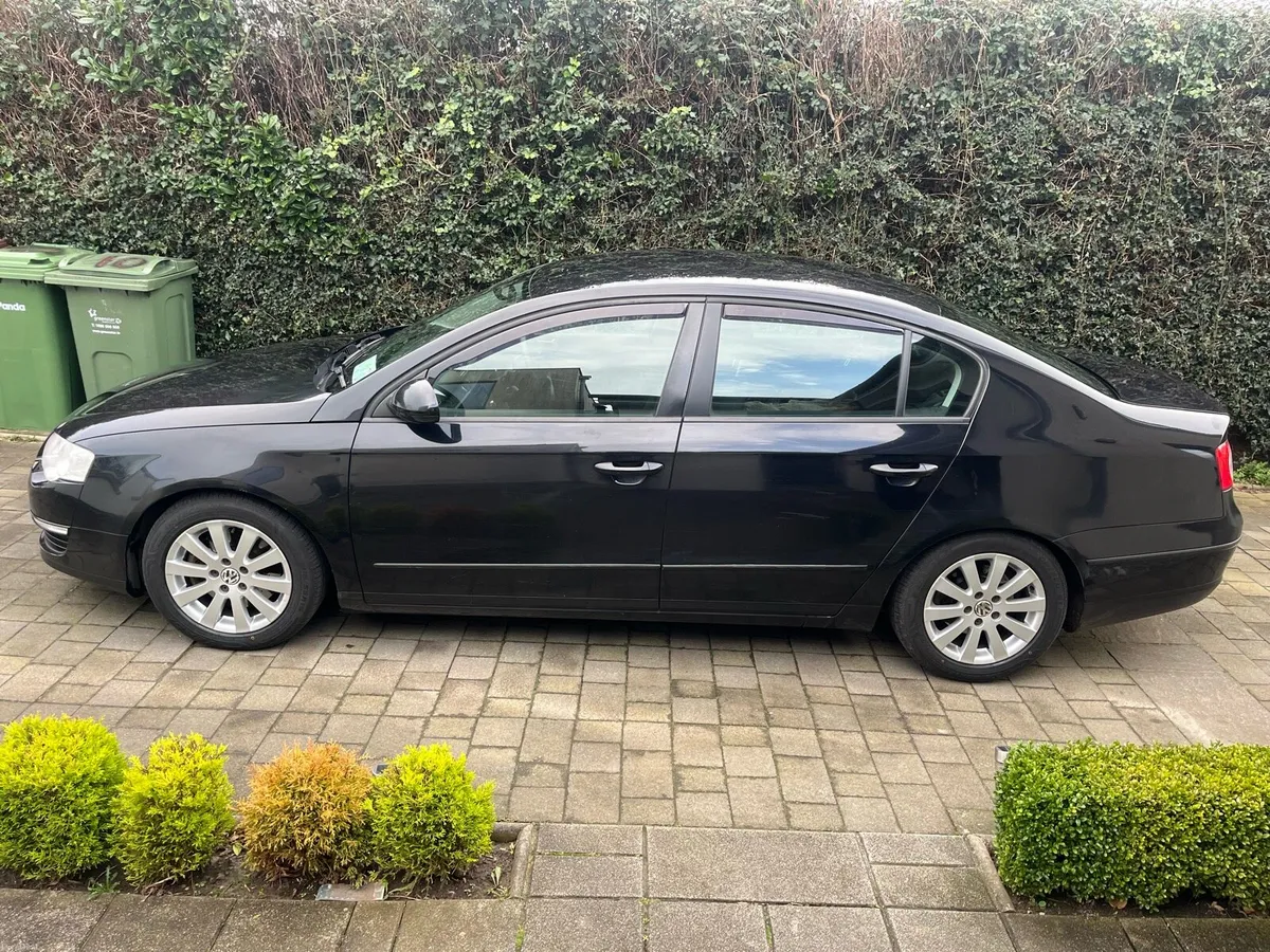 Volkswagen Passat - Image 4