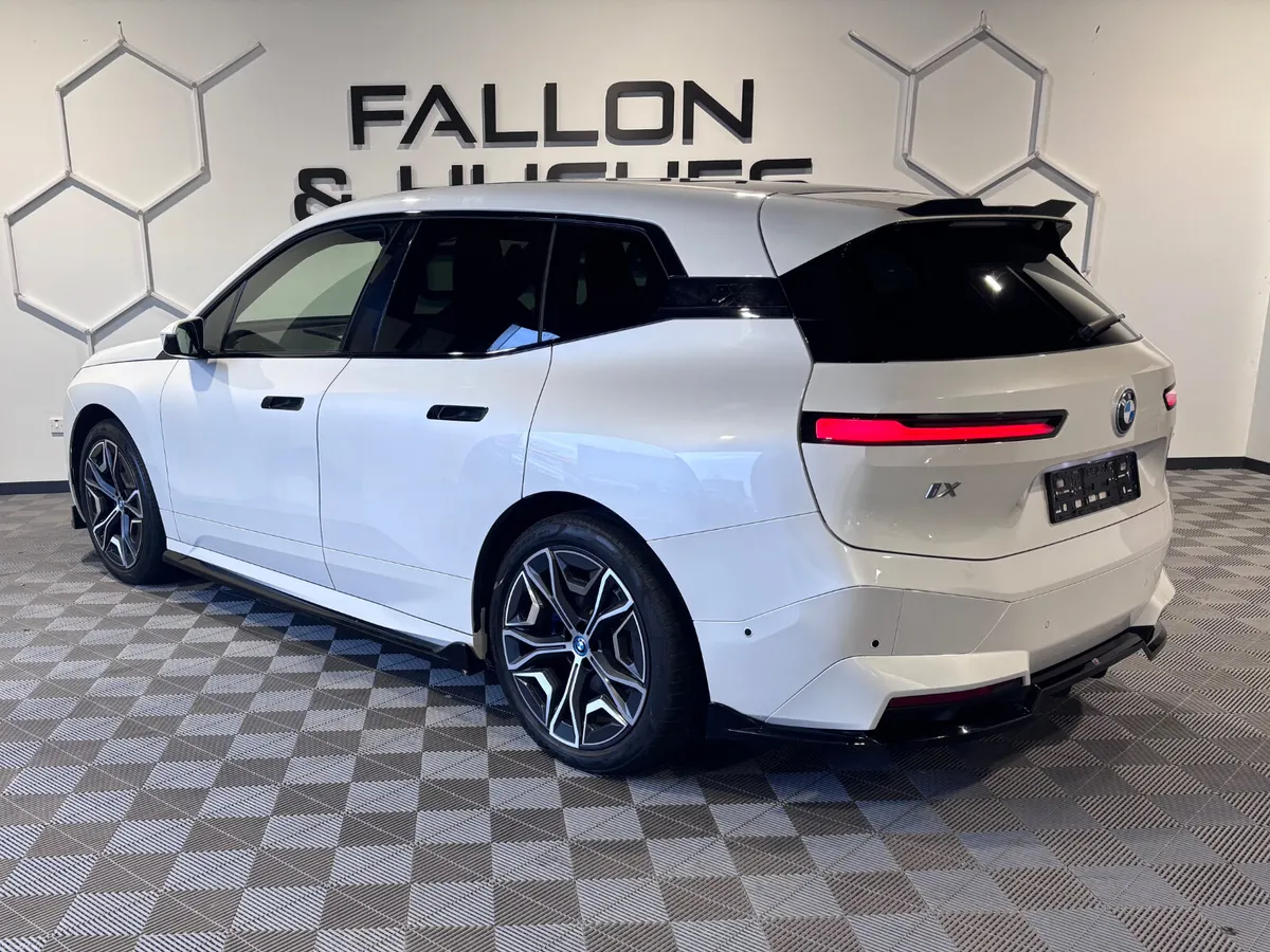 BMW IX XDRIVE40 M SPORT // M SPORT BODY KIT - Image 4