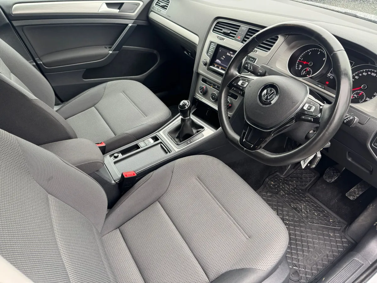 16 VW GOLF 1.6 TDI COMFORTLINE ESTATE low kms - Image 3