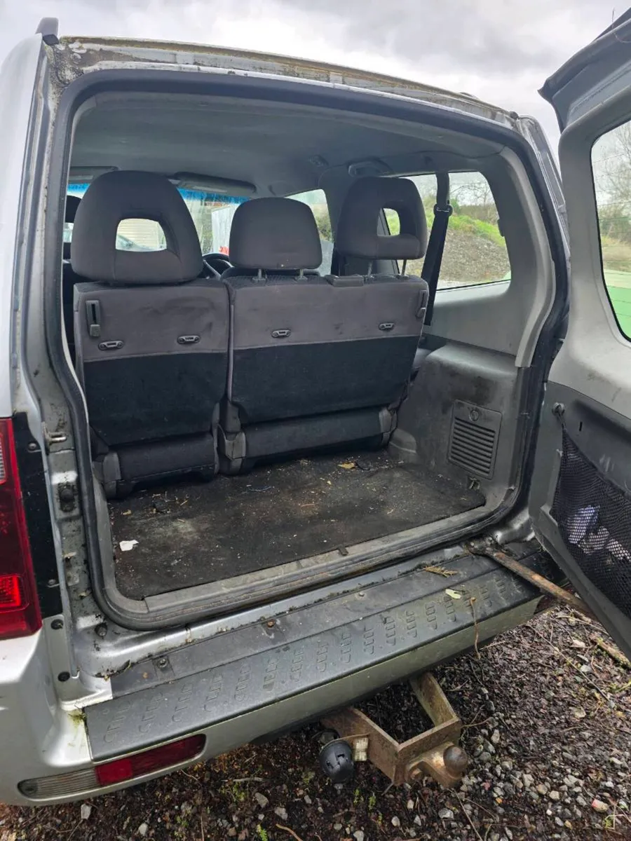 Mitsubishi Pajero - Image 4