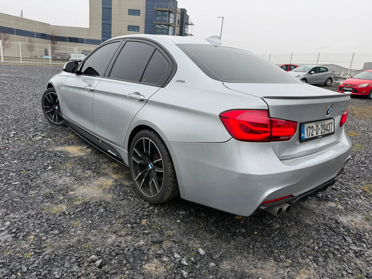 2017 BMW 3-Series 330e - Image 4
