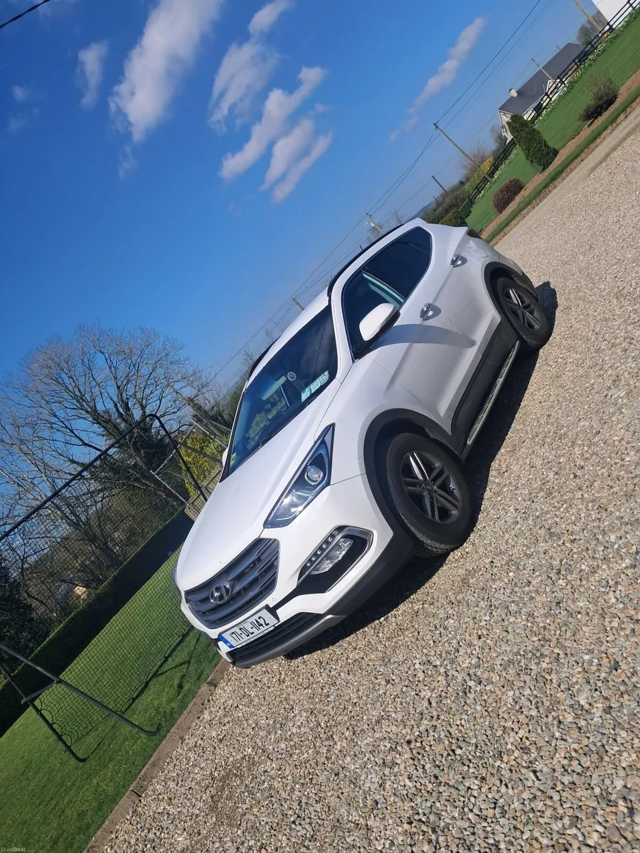 Hyundai Santa Fe 2017 4WD 7SEATER - Image 1