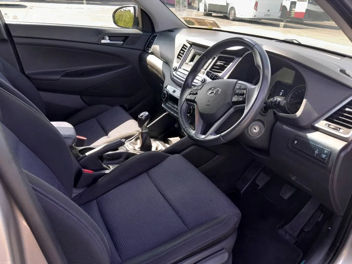 Hyundai Tucson 2016 *Well maintained* - Image 3