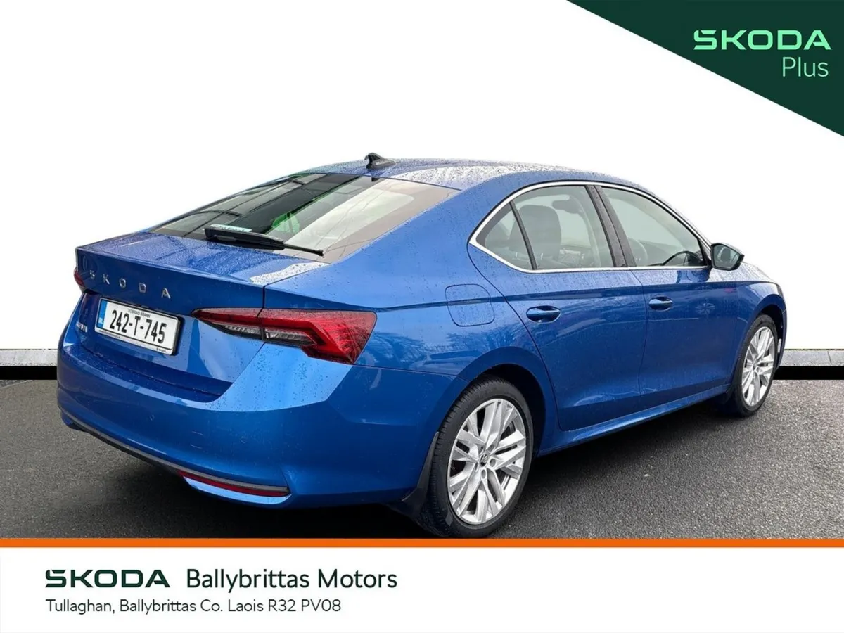 Skoda Octavia Selection Plus 2.0TDI 115HP With Ext - Image 3