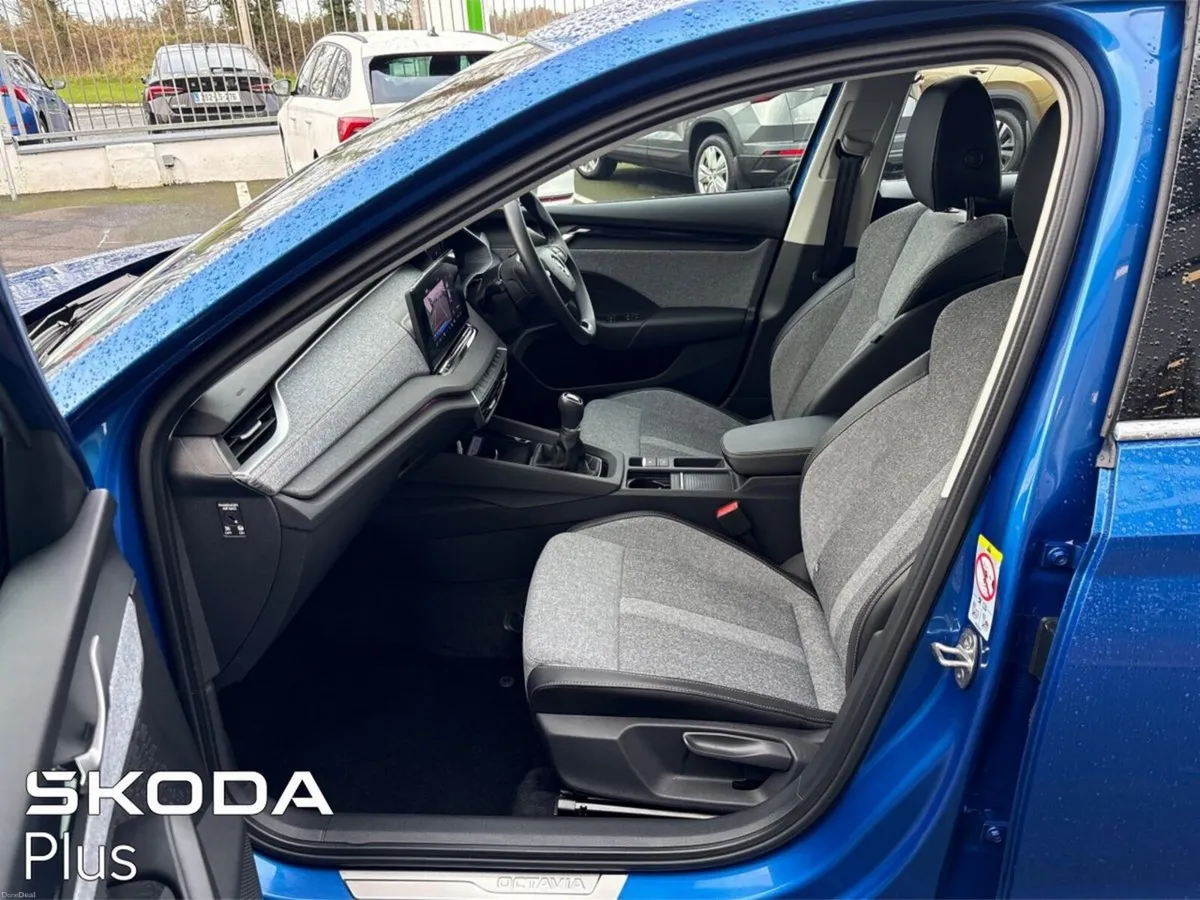 Skoda Octavia Selection Plus 2.0TDI 115HP With Ext - Image 4