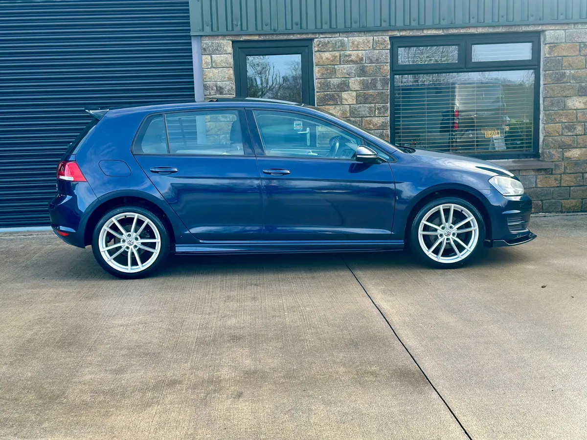 Volkswagen Golf 2014, 1.4tsi, sunroof model - Image 2