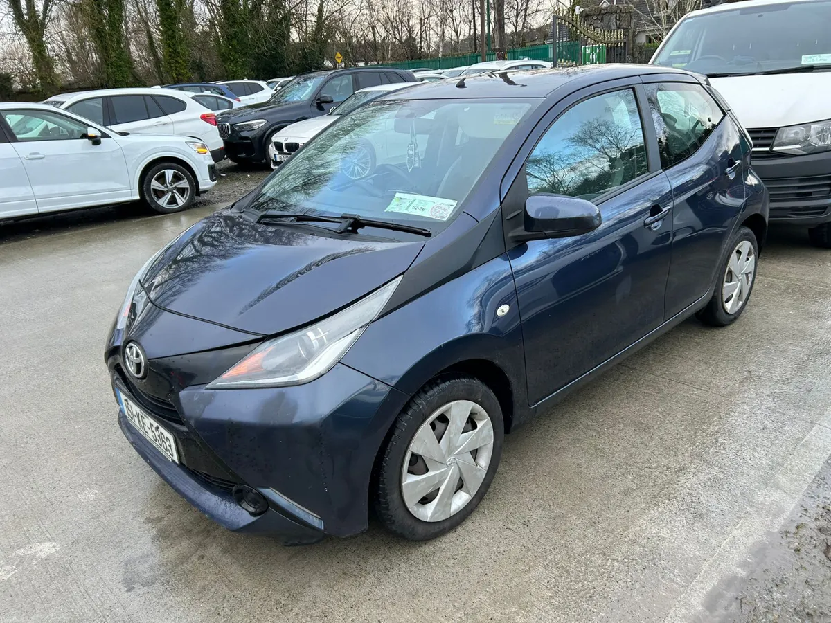 Automatic 1.0L Aygo 2015 low miles €7900 - Image 3