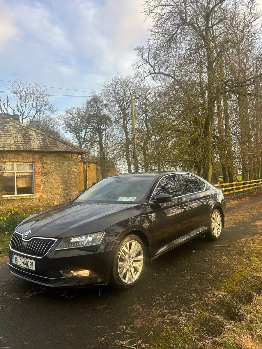 Skoda Superb 2019 Style 2.0 150bhp - Image 4