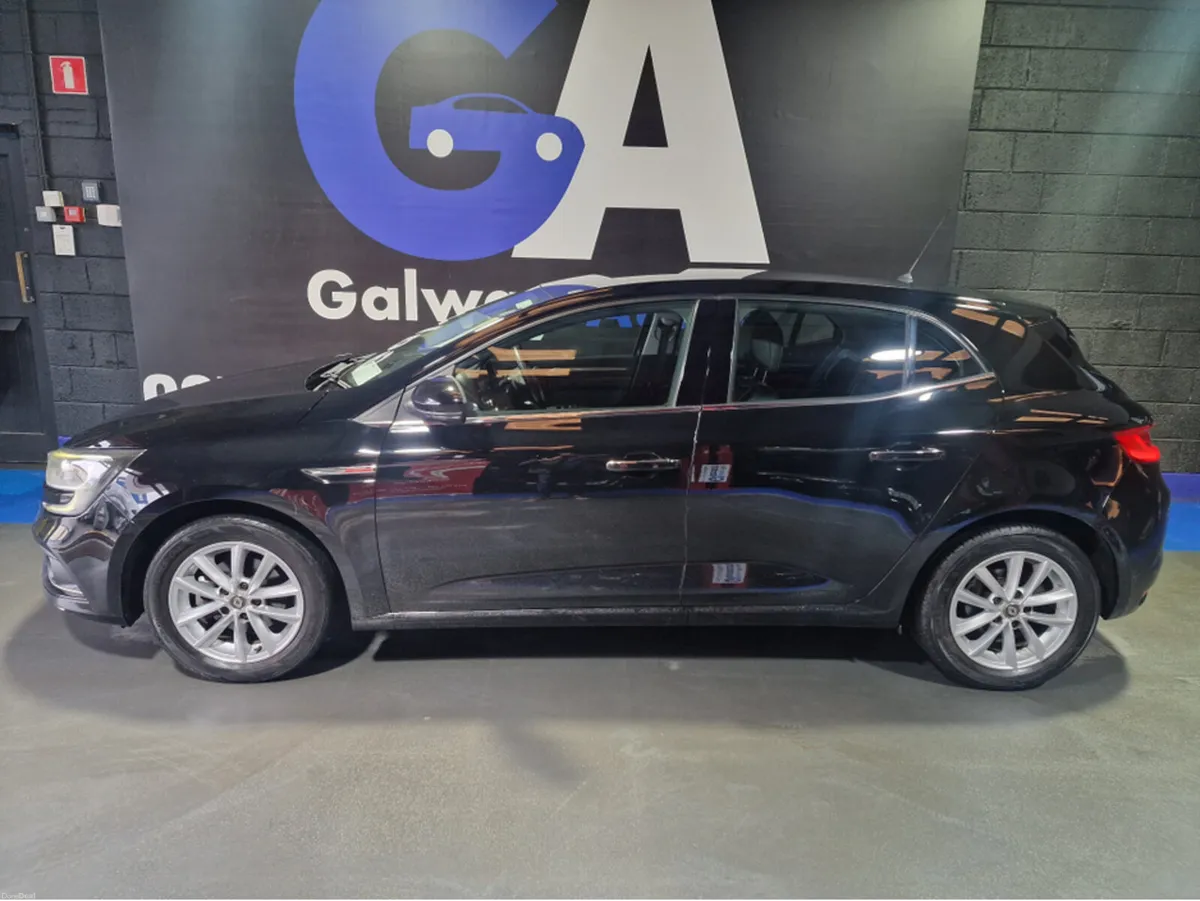 Renault Megane DYNAMIQUE 1.2  **LOW MILAGE** - Image 4