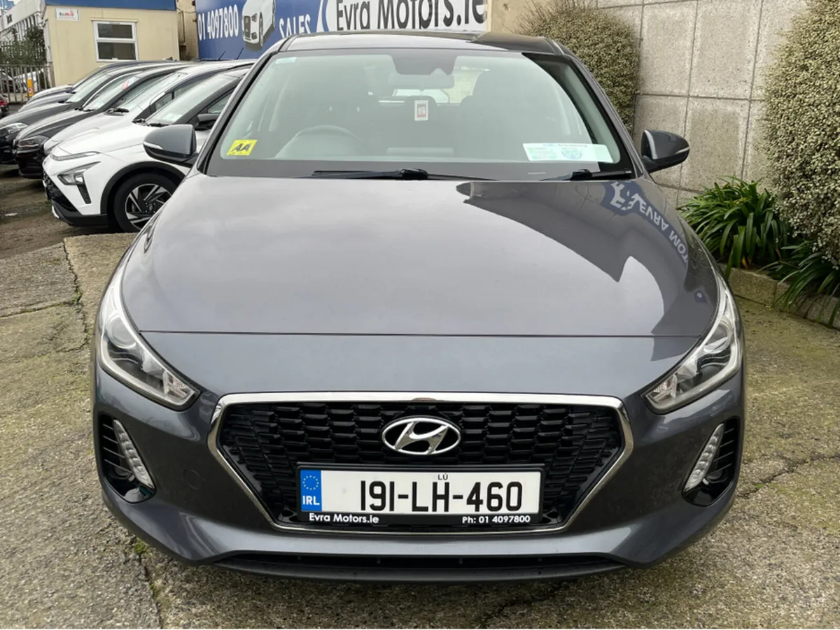 Hyundai i30 DELUXE 1.6 DIESEL //REVERSE CAMERA// - Image 2