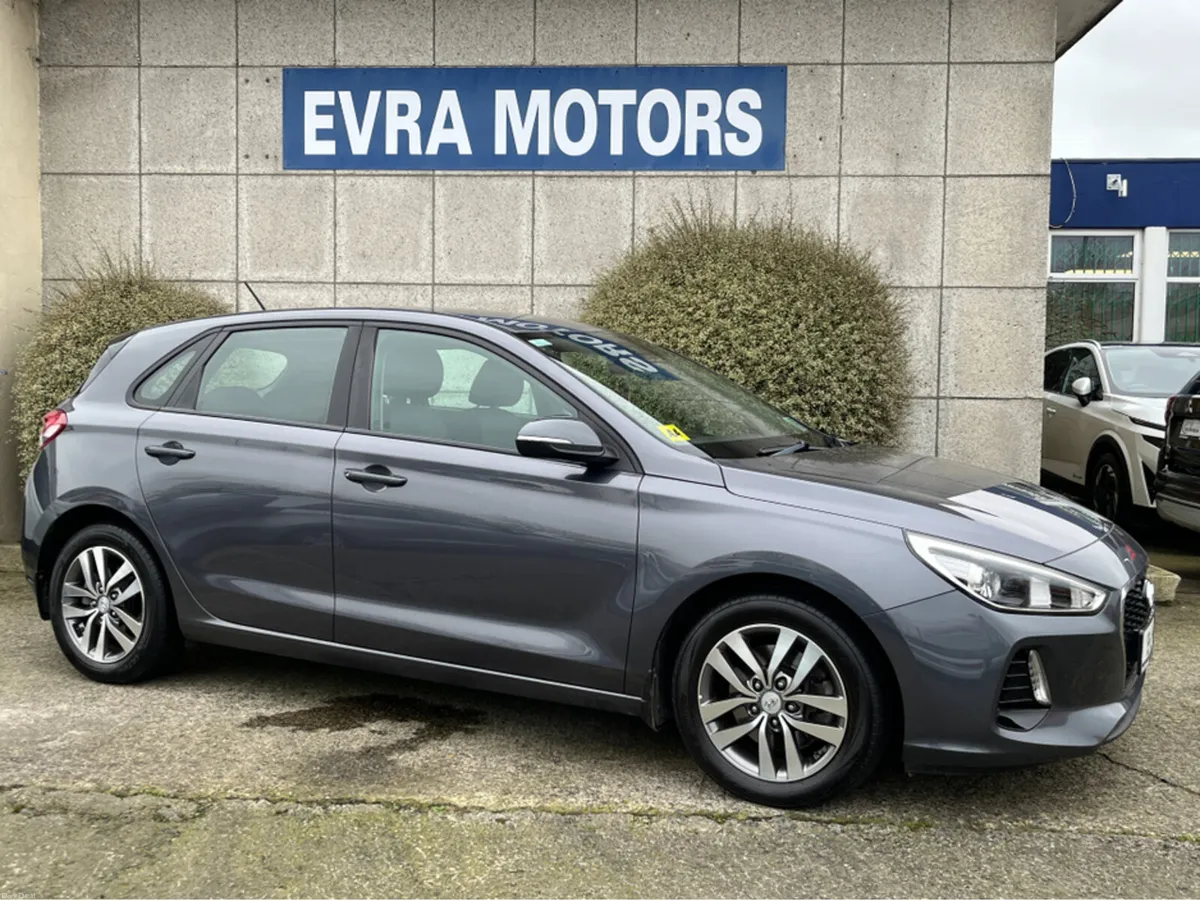 Hyundai i30 DELUXE 1.6 DIESEL //REVERSE CAMERA// - Image 3