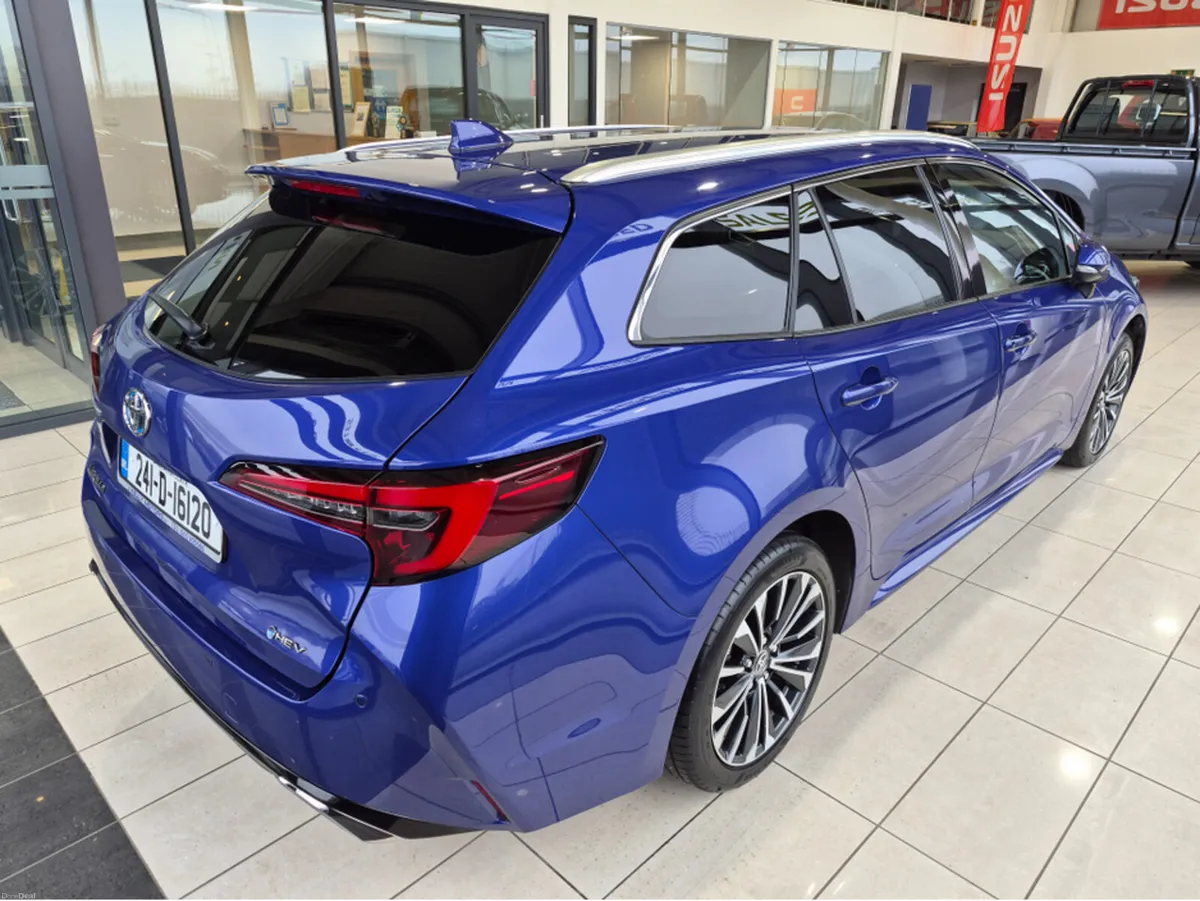 Toyota Corolla HYB SOL T/S - Image 3