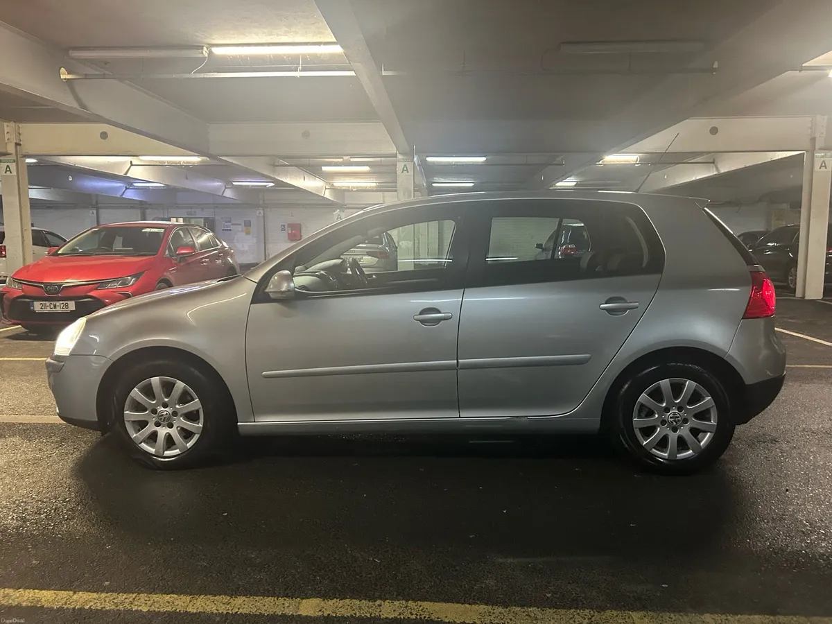 2008 Volkswagen Golf - Image 4