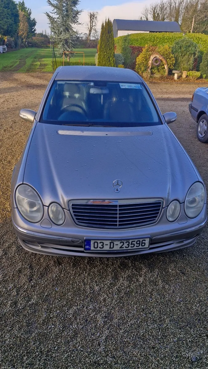 Mercedes-Benz E-Class 2003 - Image 4