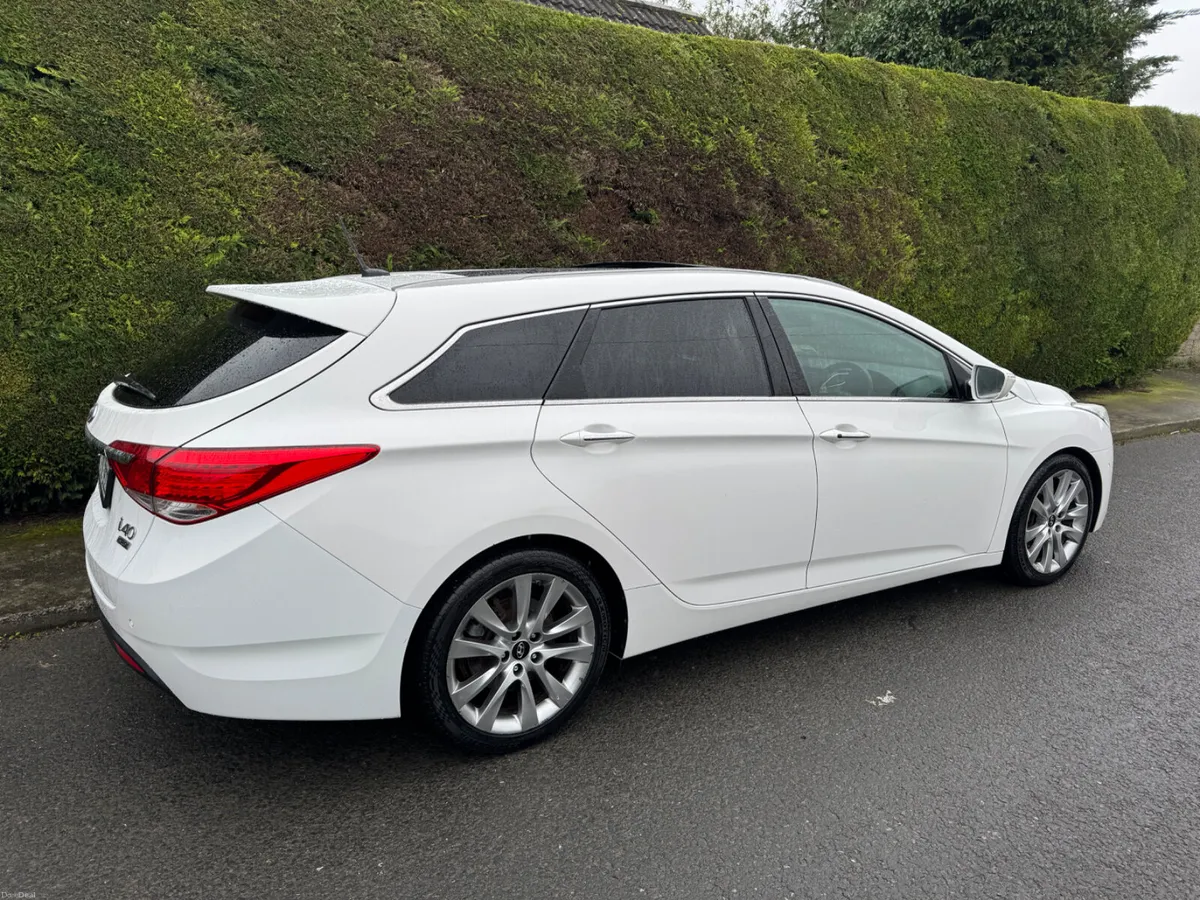 Hyundai i40 Premium high spec low mileage - Image 3