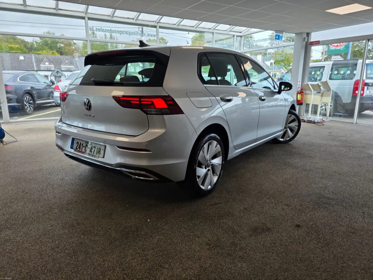 Volkswagen Golf STYLE 2.0 TDI 115HP 5DR - Image 4