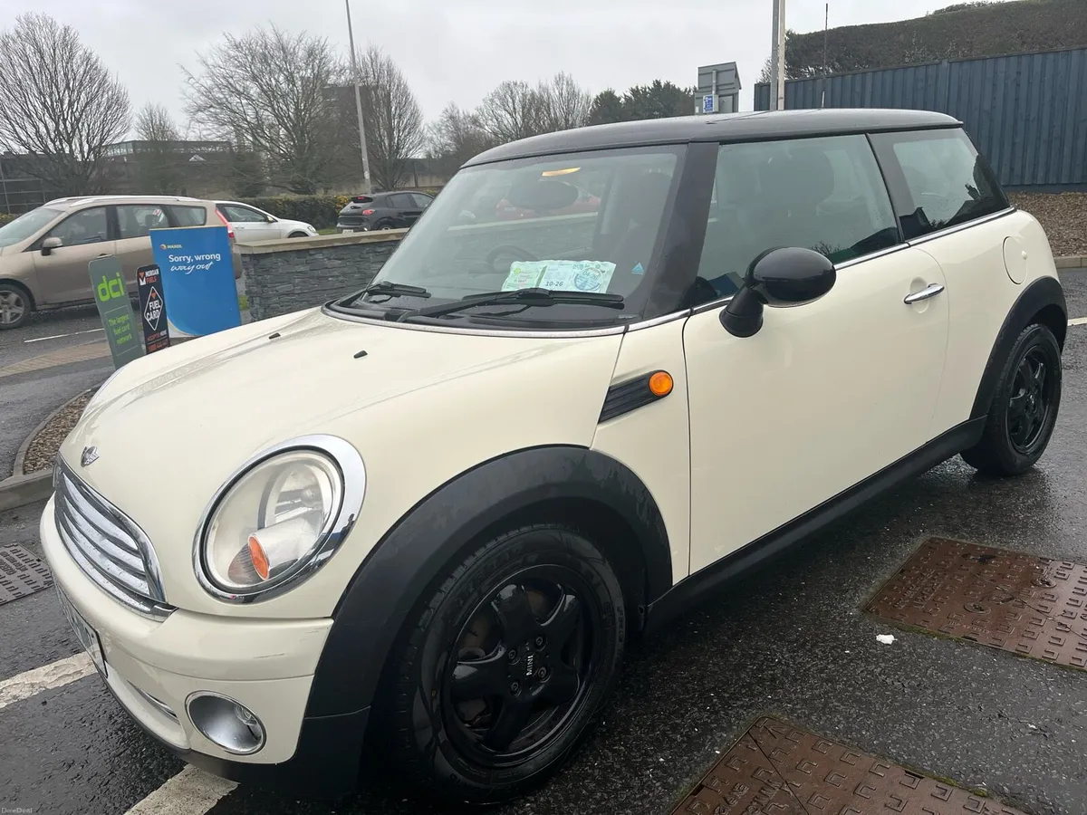Mini Cooper, petrol, 1 owner, only 42k miles! - Image 2