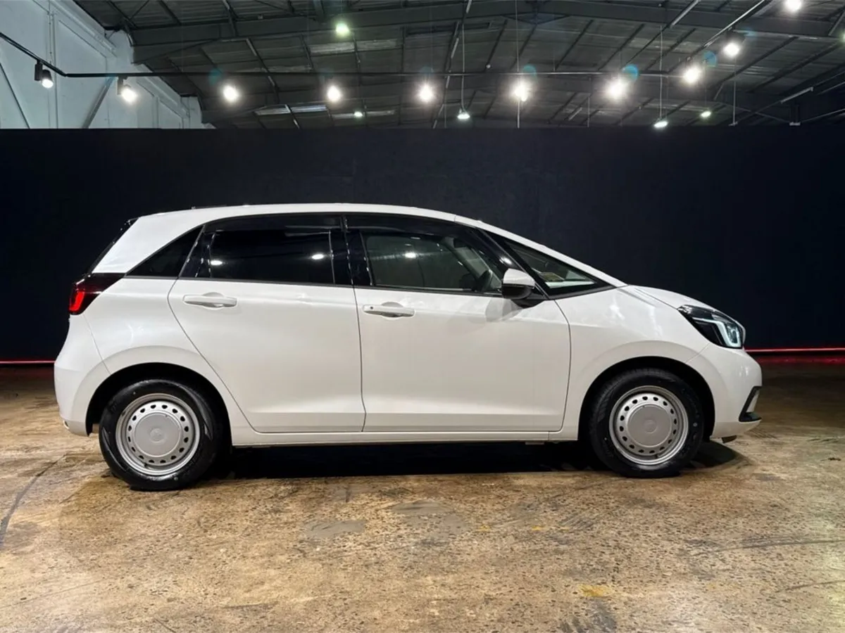 Honda Fit 1.5L AUTOMATIC HYBRID - REVERSE CAMERA - - Image 3