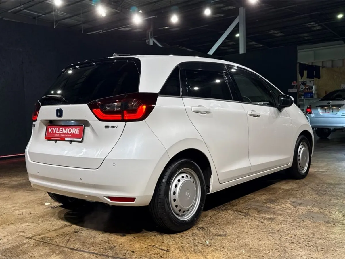 Honda Fit 1.5L AUTOMATIC HYBRID - REVERSE CAMERA - - Image 4