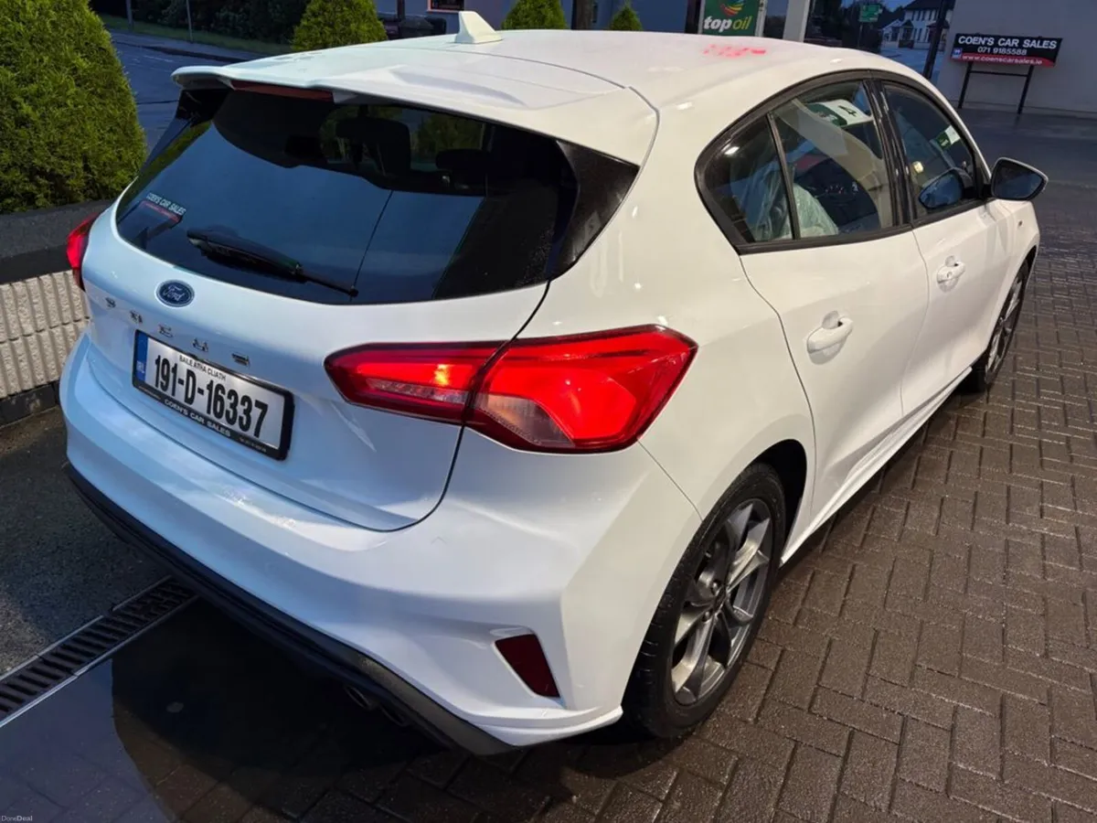Ford Focus 1.0T 100 Petrol ST-Line - Image 4