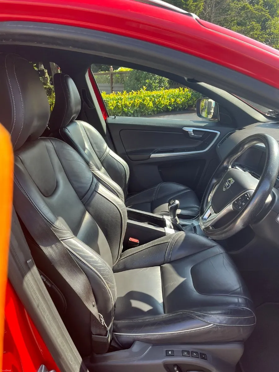 Volvo XC60 2016 - Image 2