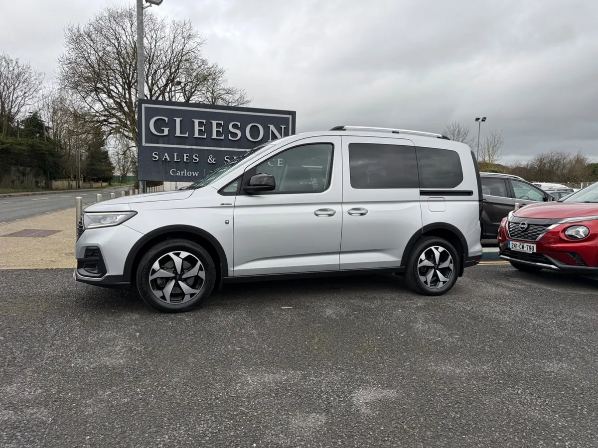 232 Ford Tourneo Connect Active 2.0 Diesel Manual - Image 1