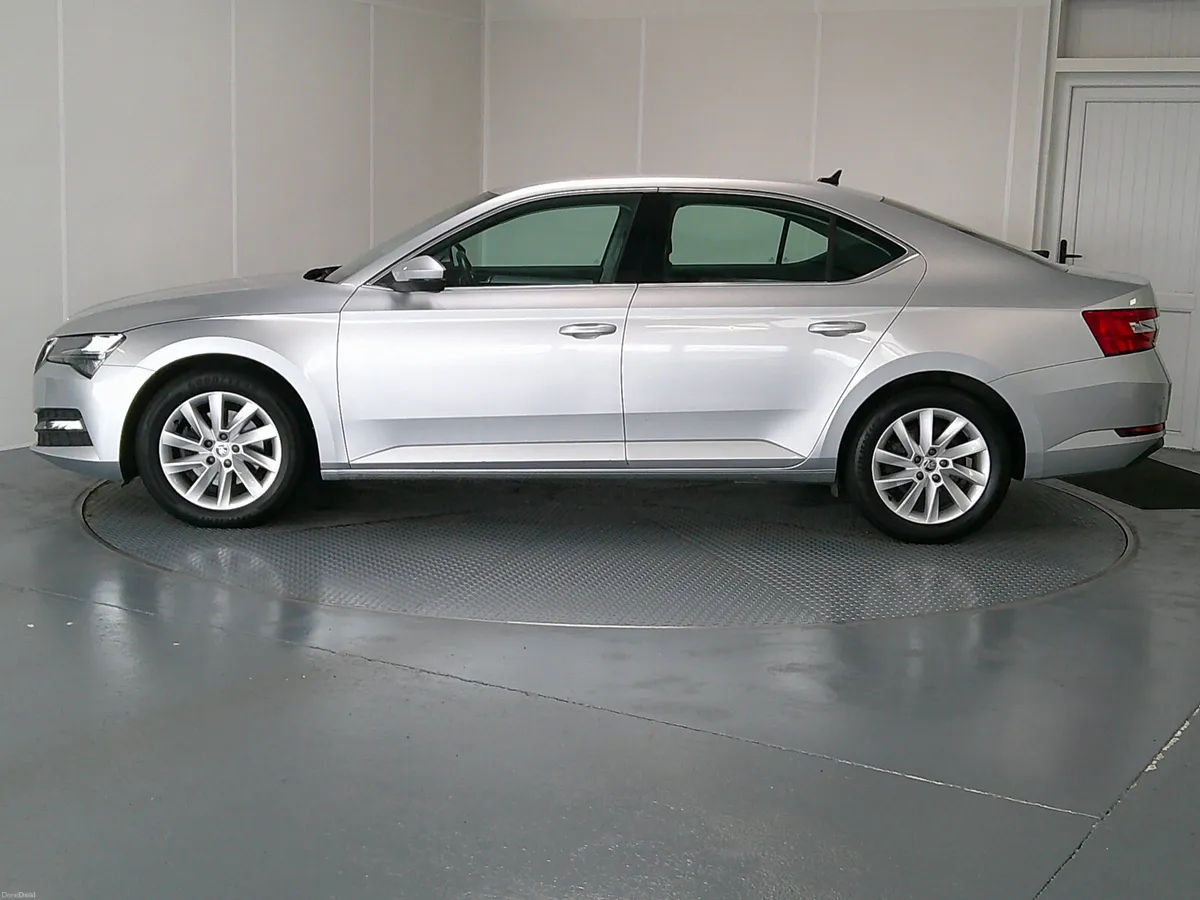 Skoda Superb 2022 - Image 4