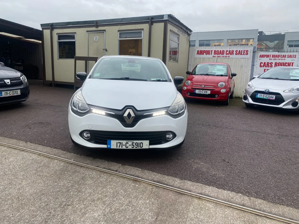 Renault Clio 2017 ONE OWNER CAR - Image 2