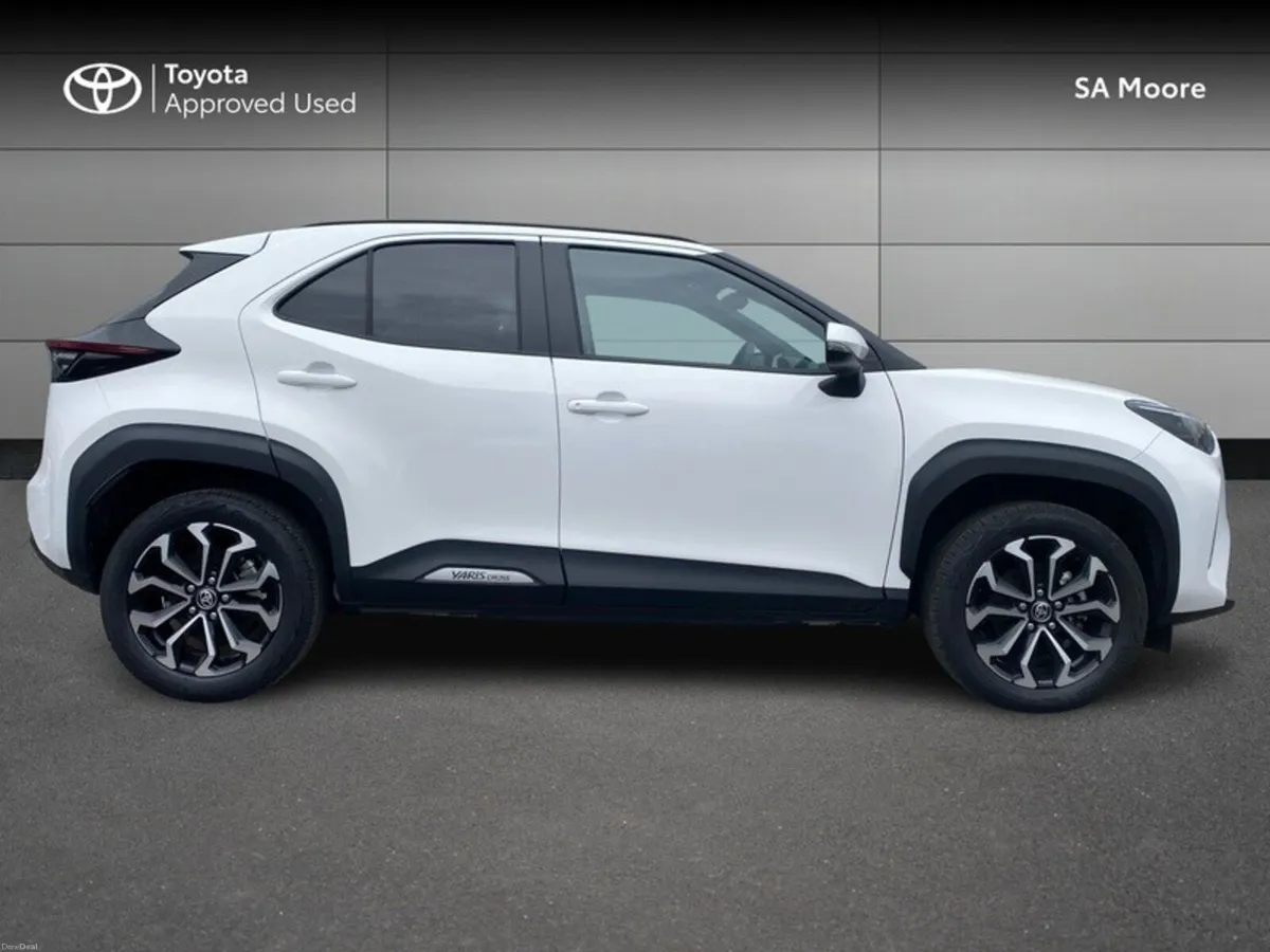 Toyota Yaris Cross LUNA SPORT - DEMO SALE NOW ON - Image 3